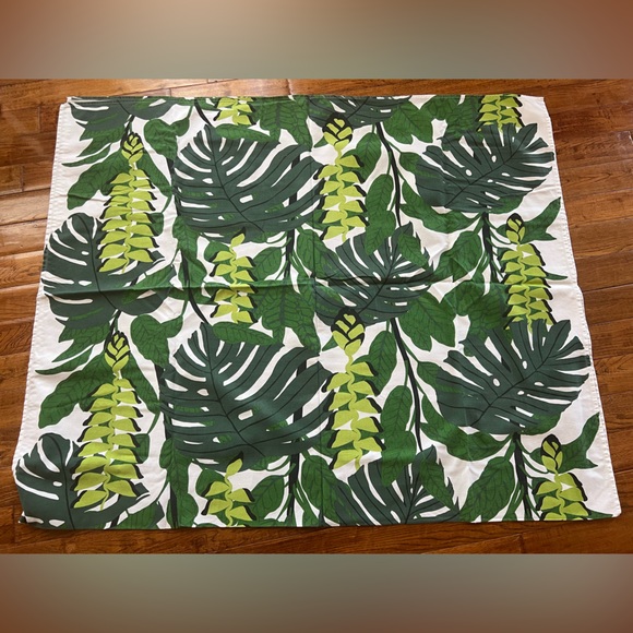 Finlayson Tablecloth with Tropical Leaf Design Green White - Picture 2 of 9